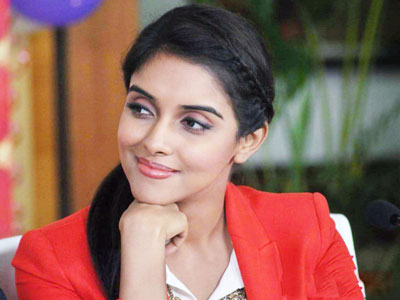 Stars indicate a buzzing life for Asin, but films may not be a priority for her currently!