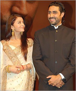 Abhishek & Aishwarya Rai Bachchan's 1st marriage anniversary