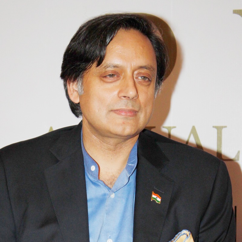 2015 may turn out be an extremely tough year for Shashi Tharoor