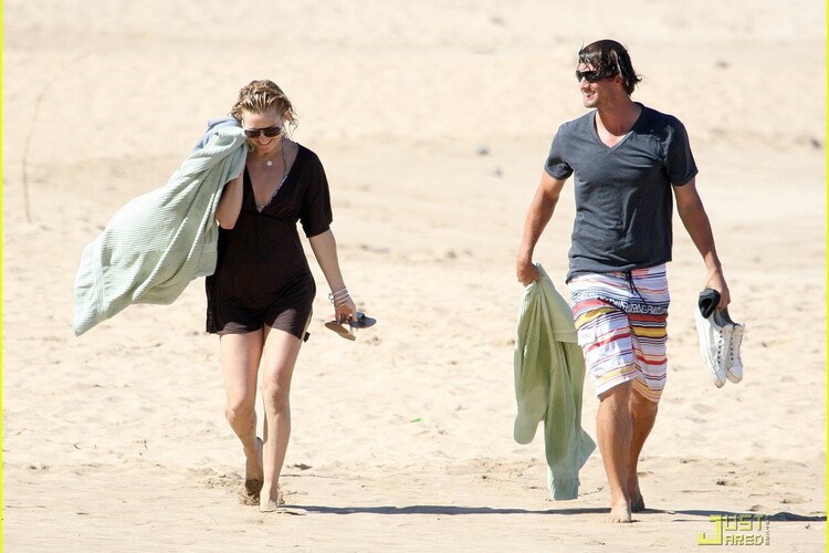 Actress Kate Hudson's link up with Aussie golfer Adam Scott